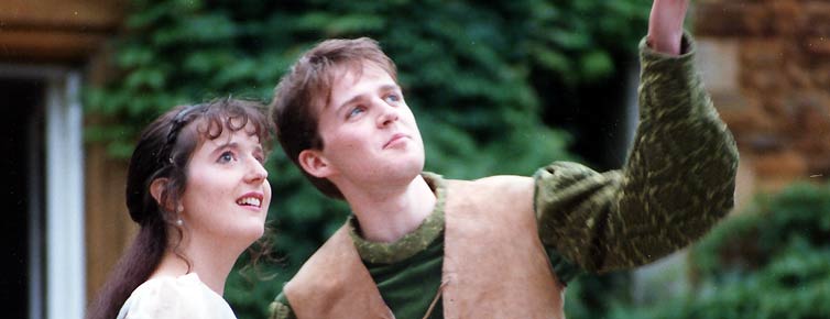 A scene Romeo & Juliet (1994)