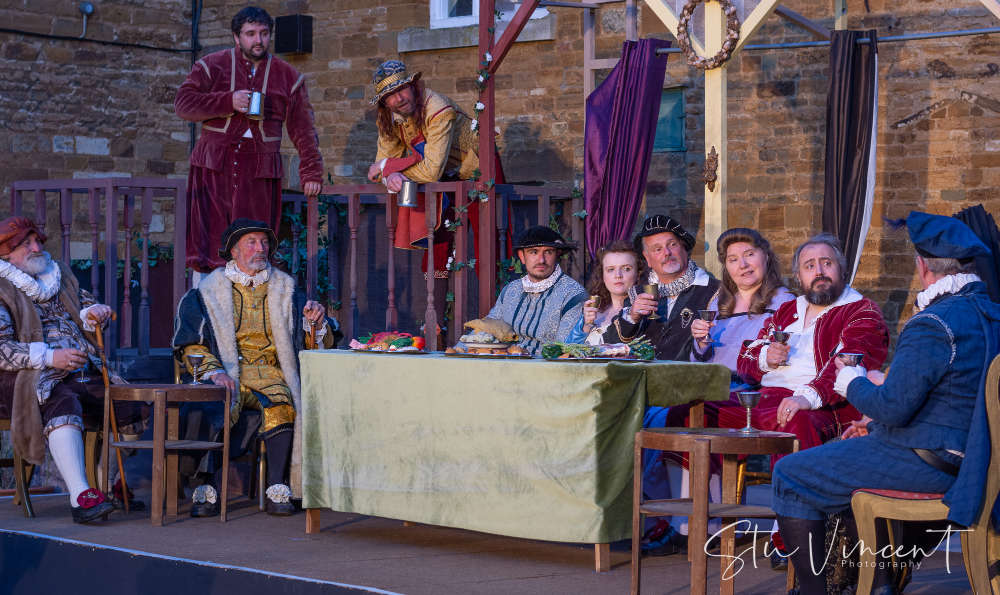 A scene from The Taming of the Shrew (2021)